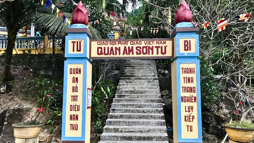 Quan Âm Sơn Tự