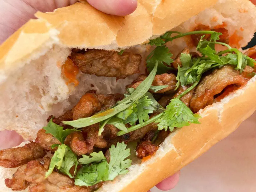 Bánh mì chả cá Quán Anh