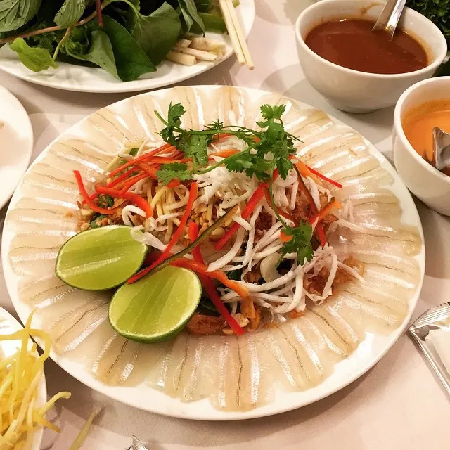 Gỏi cá mai Hải Sản Bốn Bao