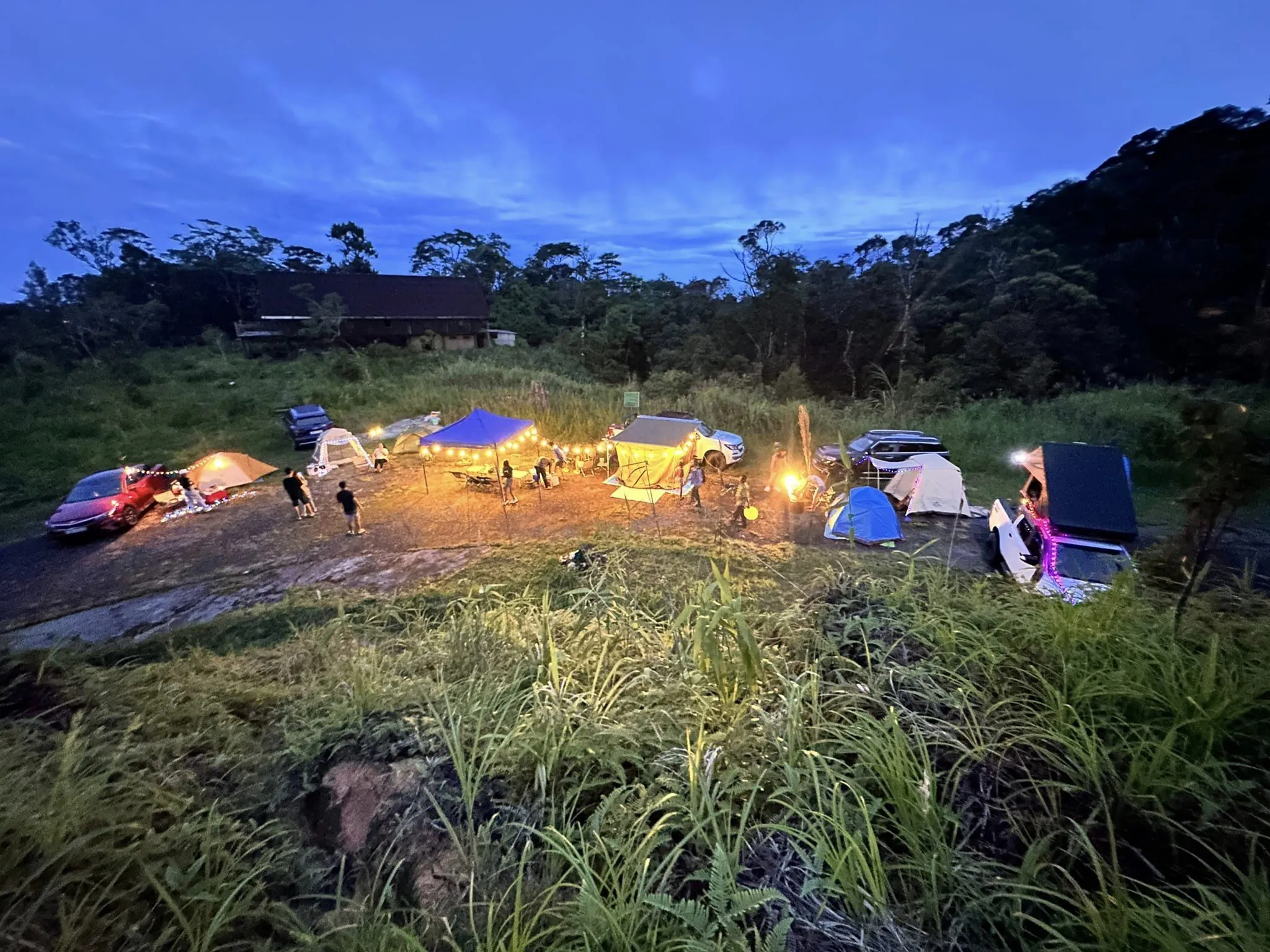 Cắm trại qua đêm Hòn Bà