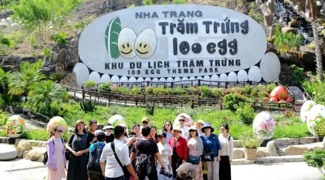 Mùa nào đến khu du lịch Trăm Trứng tham quan đẹp nhất