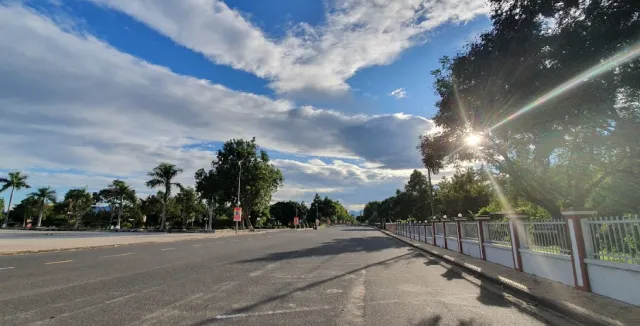 Pháo hoa gần trụ sở UBND phường Cam Ranh