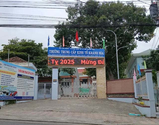 trường Trung cấp Kinh tế Khánh Hòa
