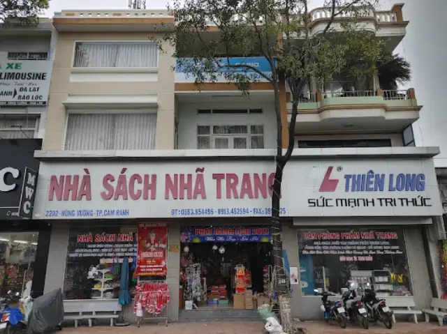 Nhà sách Nhã Trang Cam Ranh