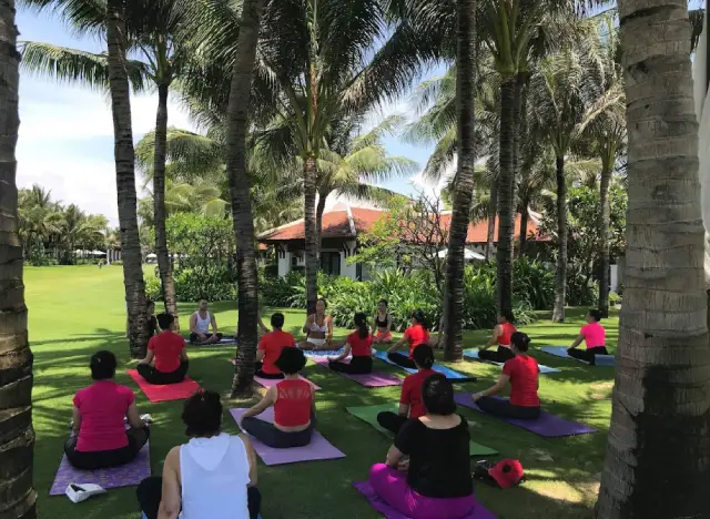 Phòng tập yoga OmStars Cam Ranh